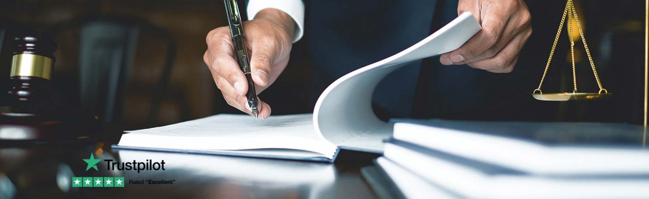 محامون ومستشارون قانونيون